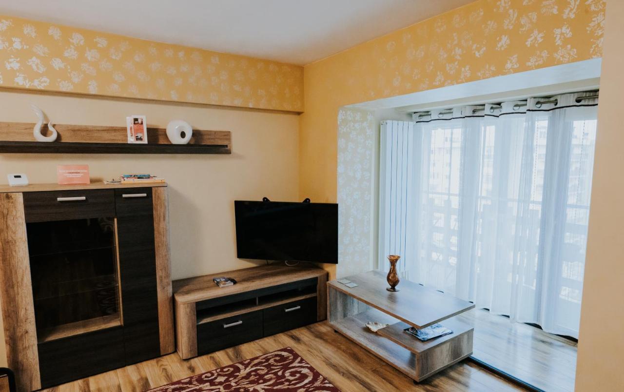 Carla'S Studio Central Palas, Airport Shuttle Iasi Luaran gambar