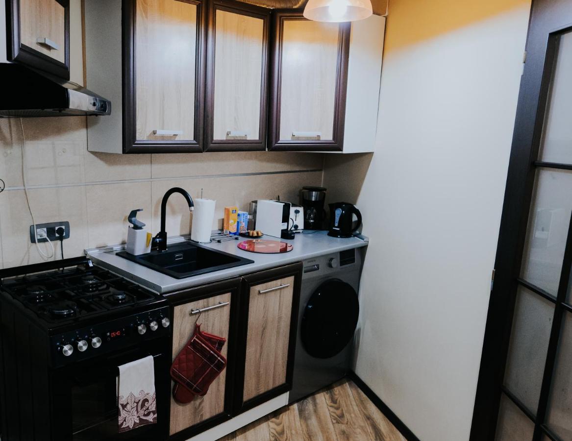 Carla'S Studio Central Palas, Airport Shuttle Iasi Luaran gambar