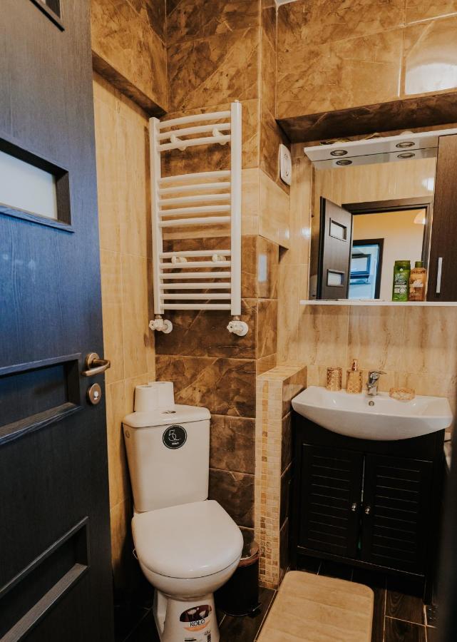 Carla'S Studio Central Palas, Airport Shuttle Iasi Luaran gambar
