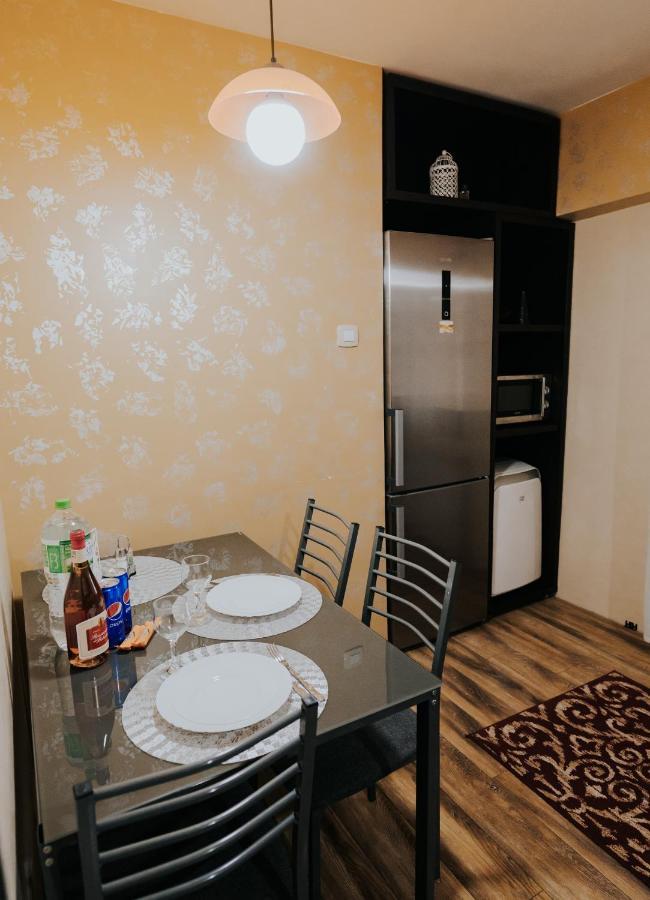 Carla'S Studio Central Palas, Airport Shuttle Iasi Luaran gambar